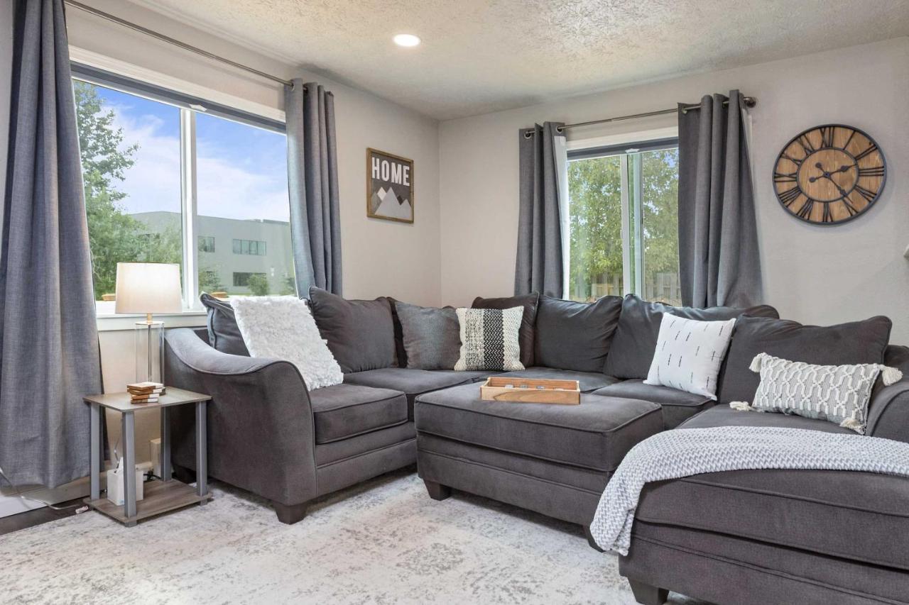 Updated Townhome Near Airport And Shopping! Anchorage Exteriör bild