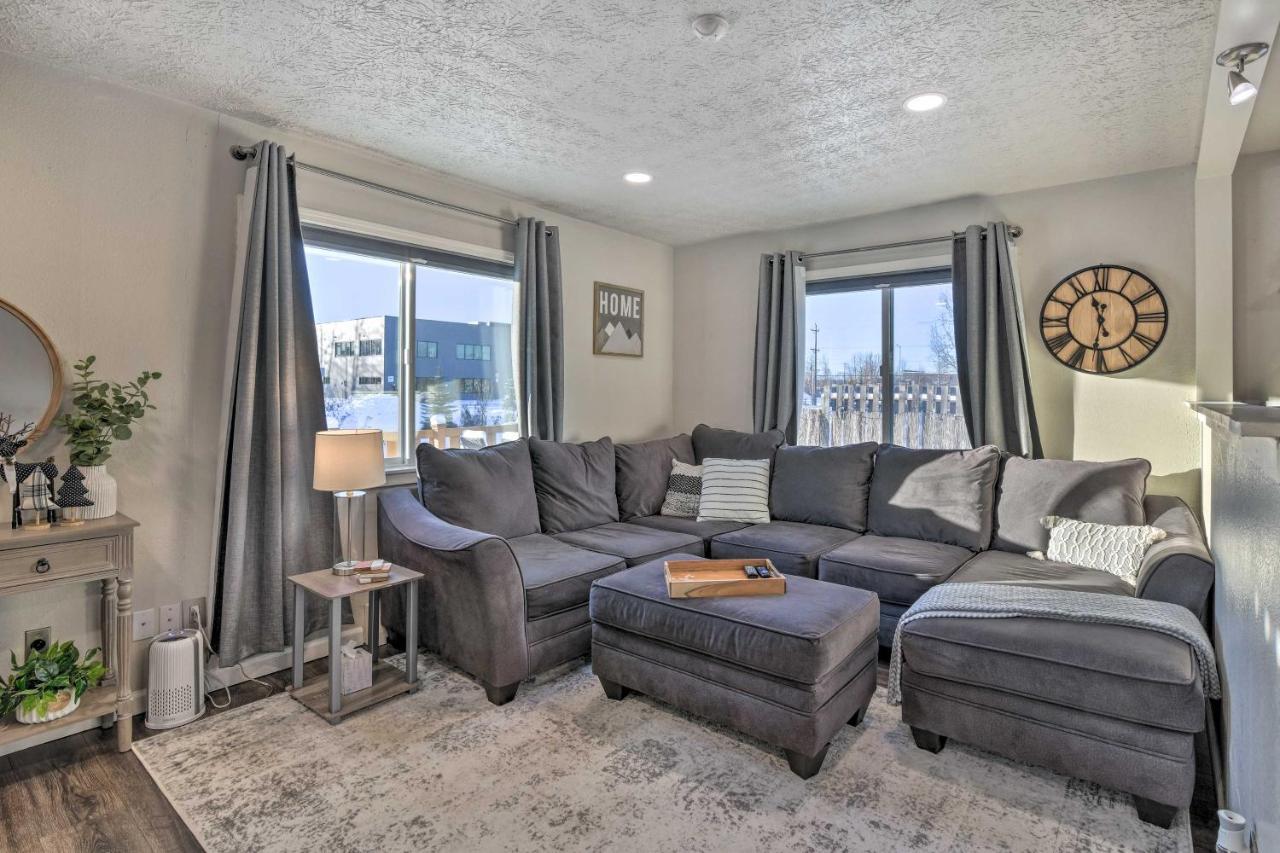 Updated Townhome Near Airport And Shopping! Anchorage Exteriör bild