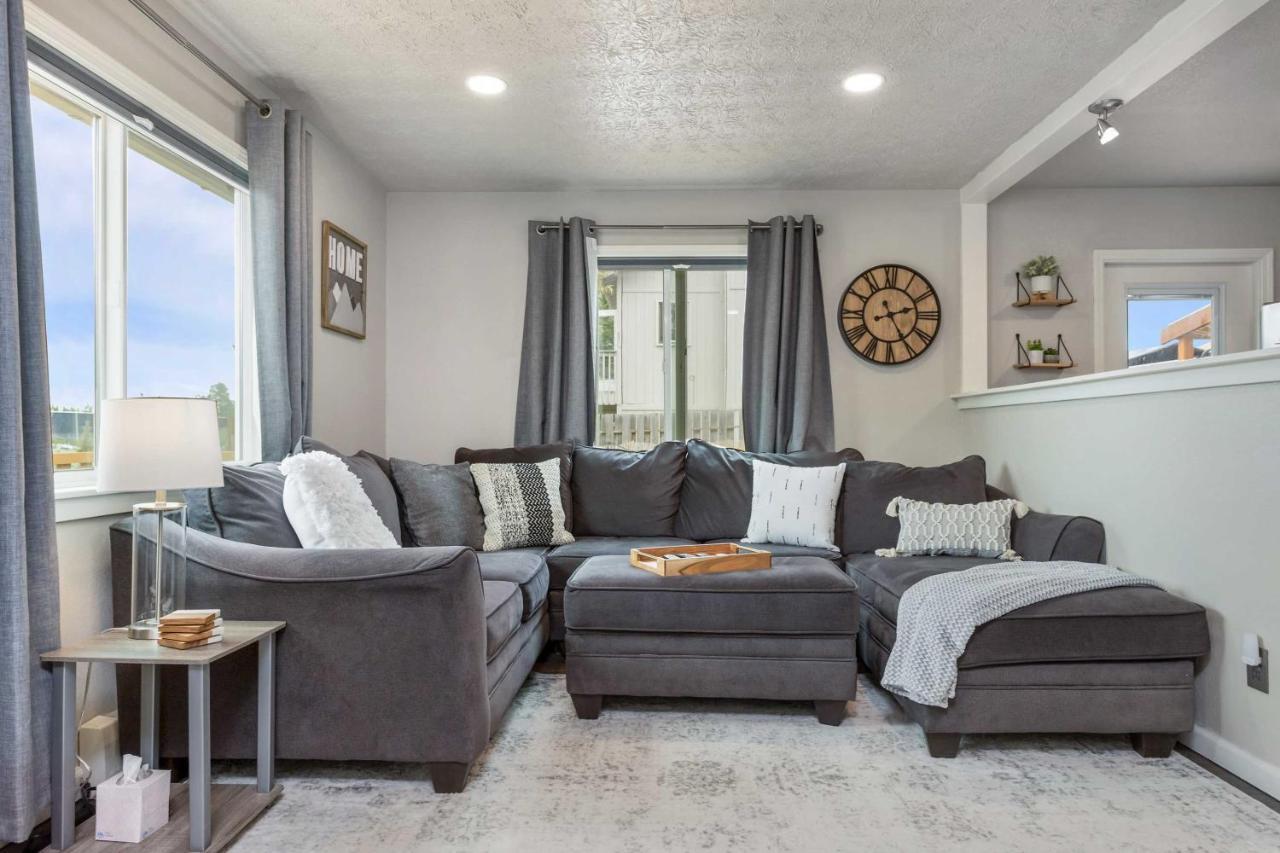 Updated Townhome Near Airport And Shopping! Anchorage Exteriör bild